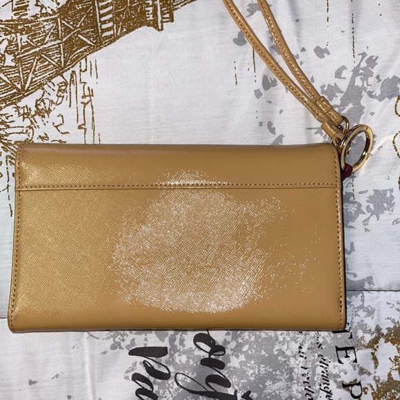 Tory Burch Envelope Wristlet - Picture 4 of 4